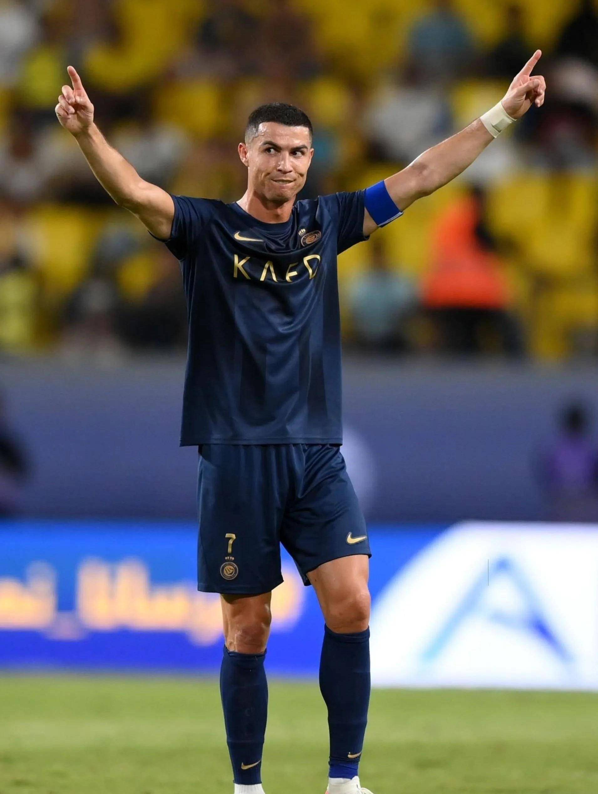 38岁后单赛季为意甲升班马攻入至少4球，瓦尔迪是历史第二人