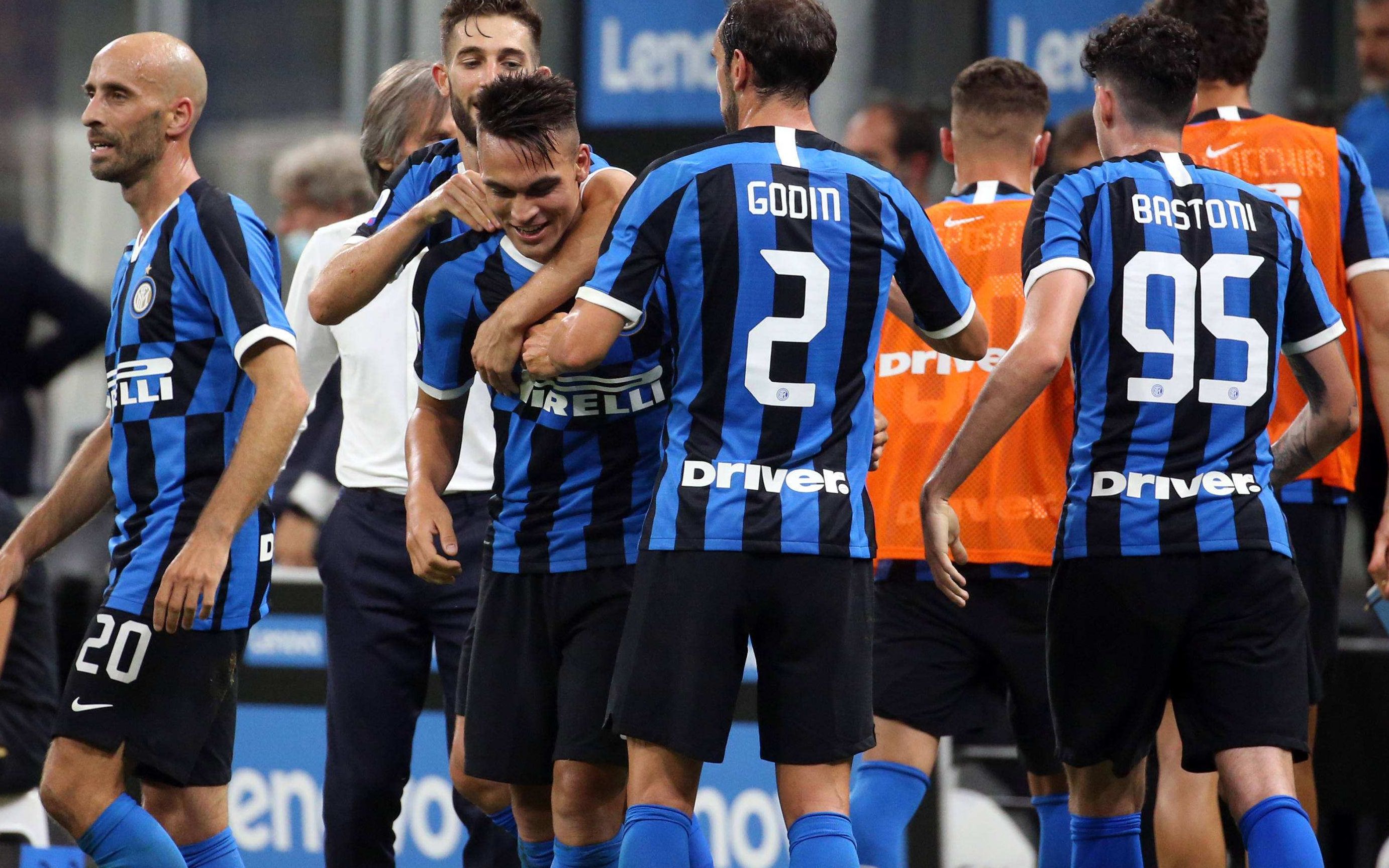 乌加特首发近7场英超全部失利，是曼联历史首发球员最长连败记录（乌加特英超近7次首发全败，创曼联队史首发连败最长纪录）