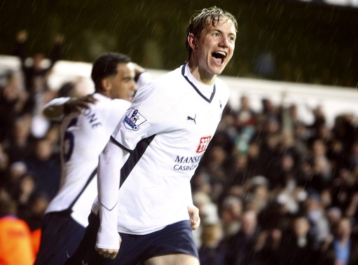 英超战报：亨德森建功，勒温救主，布伦特福德1-1利兹联（英超战况：亨德森破门，勒温救主，布伦特福德1-1战平利兹联）