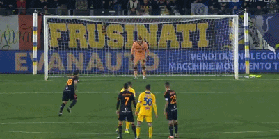 有爱!梁靖崑1-2不敌小勒布伦一脸惊讶,孙颖莎微笑着帮他复盘失利