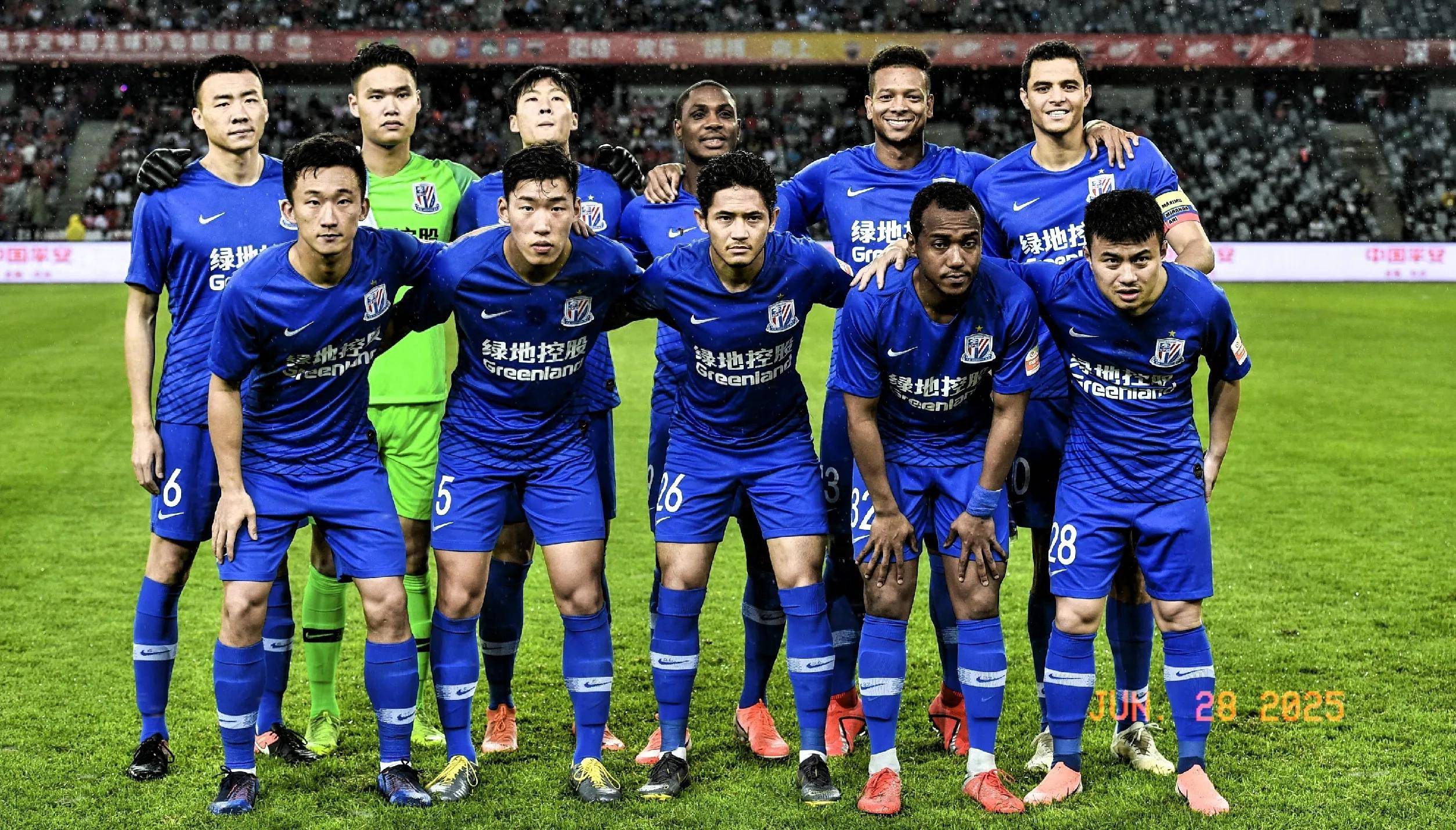 首夺年度最佳！登贝莱：努力终有回报，希望明年能再赢一次（首次加冕年度最佳！登贝莱：付出终见回报，盼明年再度夺魁）