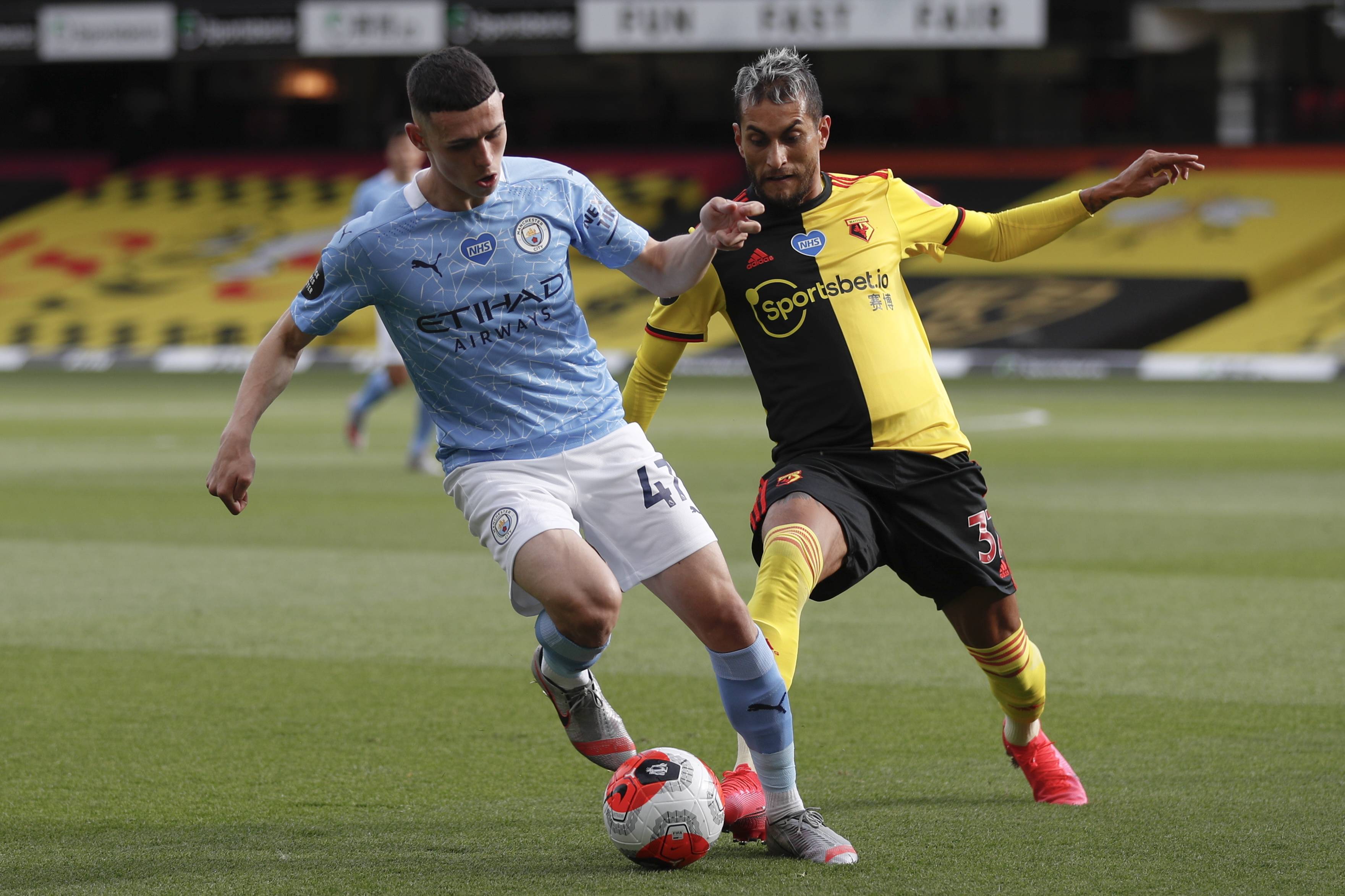 足球世界足球先生候选名单出炉，引发热议（足坛年度先生候选名单揭晓，掀起热议）