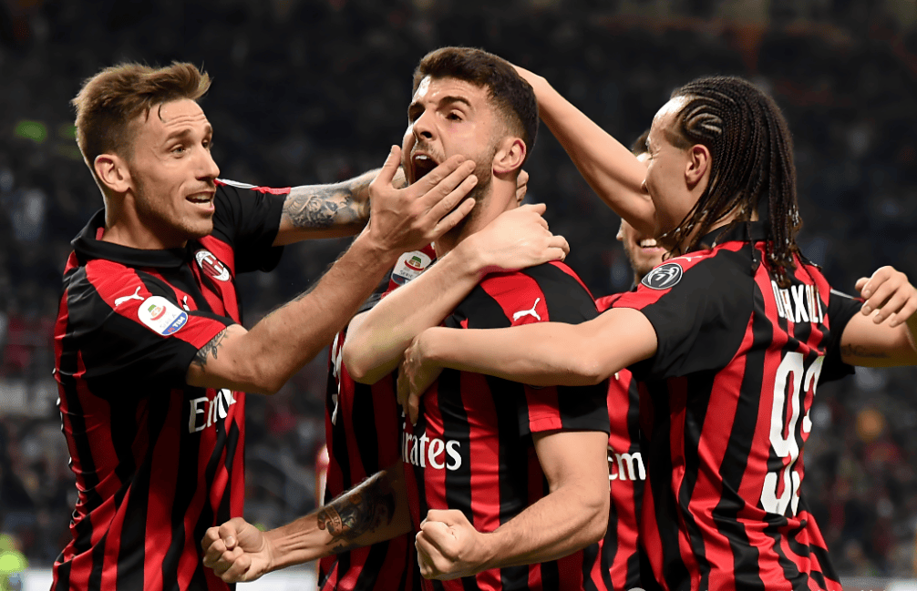 绿帽哥：曼联高层将约谈梅努，认为其哥哥损害他的转会价值（曼联高层将与梅努面谈，认为其哥哥的举动影响了其转会身价）