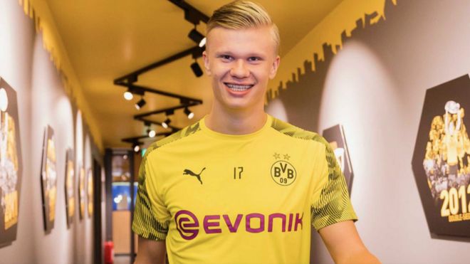 凯恩：基于出色开局，冲击莱万单赛季德甲41球是可以实现的（凯恩：凭借强势开局，冲击莱万德甲单季41球纪录完全可行）