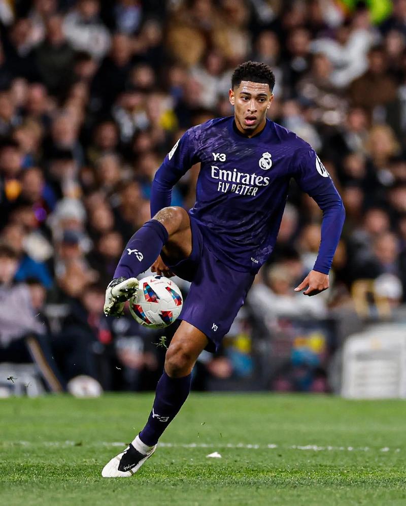 结束10场不胜！诺丁汉森林2-0波尔图，怀特、伊戈尔-热苏斯点射（终结10场不胜！诺丁汉森林2比0击退波尔图，怀特与伊戈尔-热苏斯点球建功）