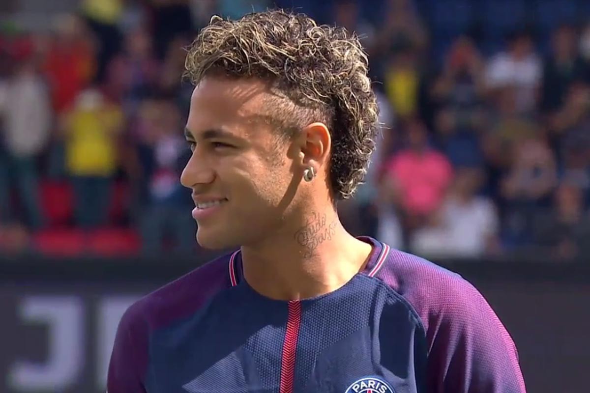 迟来的告别，拜仁在主场为科曼举办告别仪式